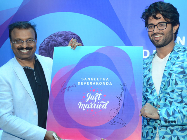 Vijay Devarakonda as Brand Ambassador Sangeetha Mobiles